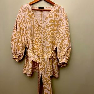 Lafayette 148 women puff sleeves V neck blouse size XXL, length 28 inches, NWOT.